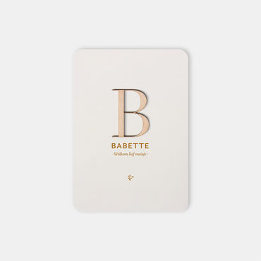 Geboortekaartje Babette_houten letter_honing_voorkant