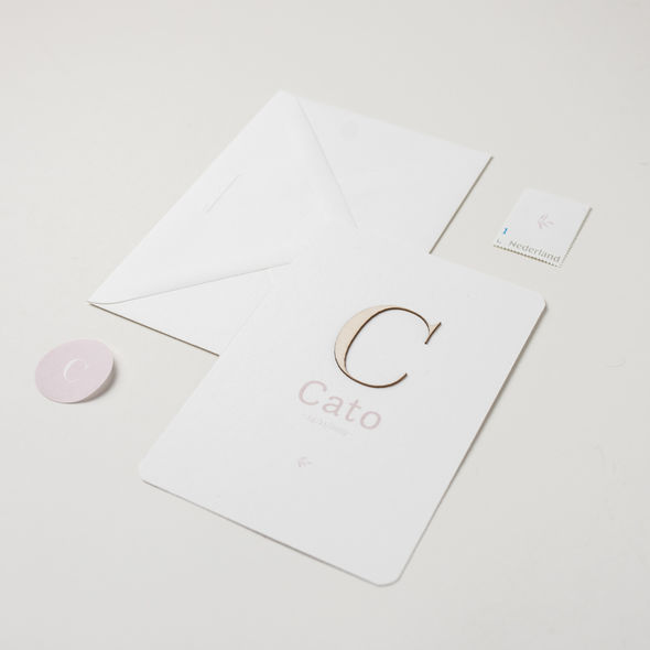Geboortekaartje Cato | houten letter | liefroze