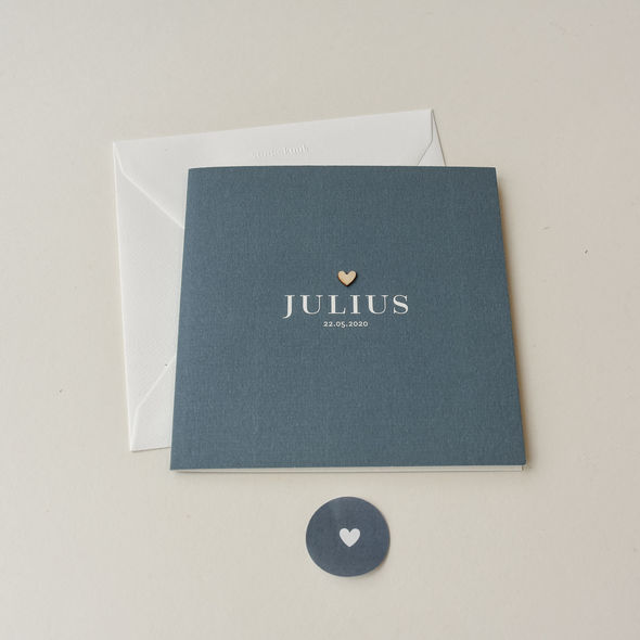Geboortekaartje Julius | houten hartje | speciaal | petrol blauw