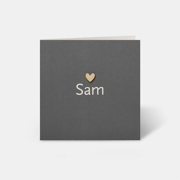 Strak geboortekaartje jongen met houten hartje | voorkant