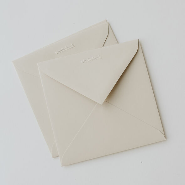 Envelop | zand | vierkant | 14 x 14 cm | studiokuuk