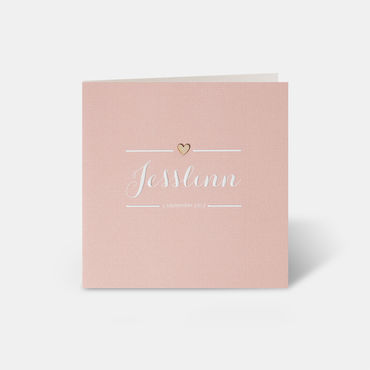 Stijlvol geboortekaartje meisje met houten mini-hartje en naam reliëfdruk | voorkant